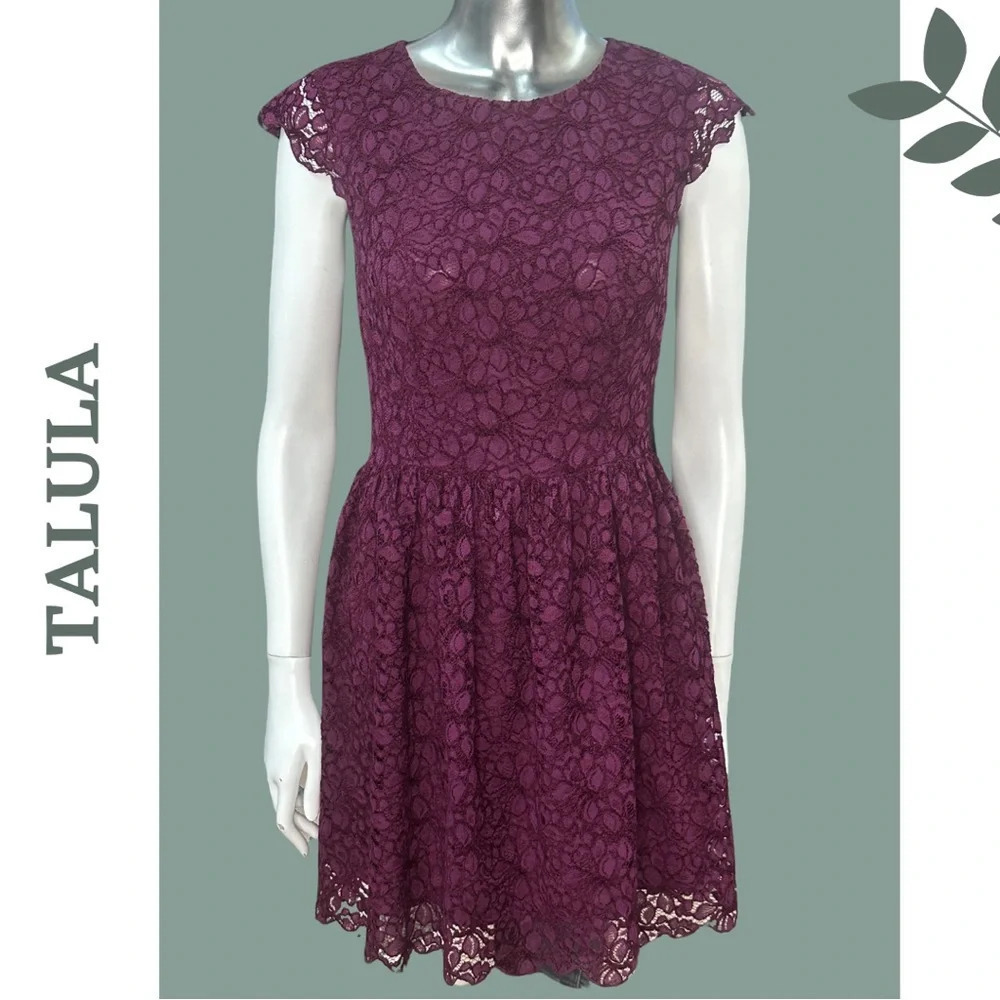 Talula Lace Dress Cap Sleeve  Lined Gathered Waist Burgundy Size 4